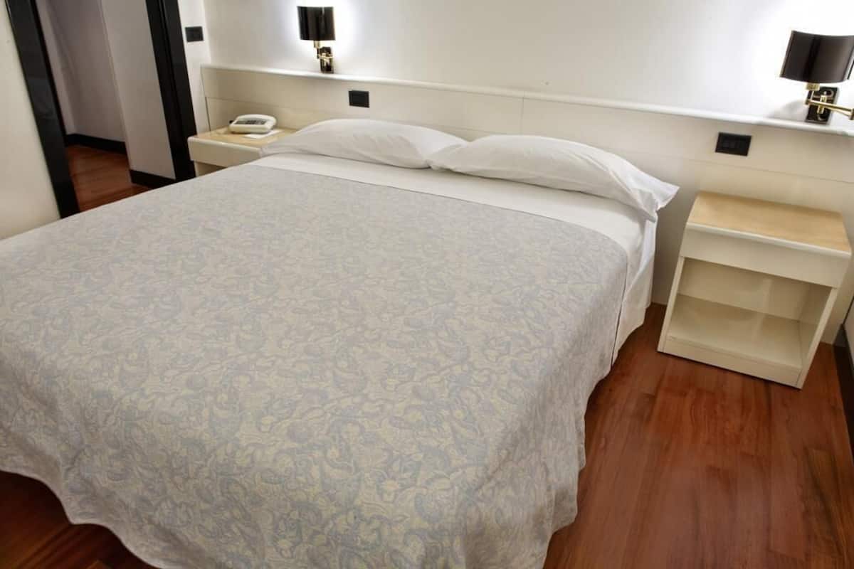 Minibar, in-room safe, desk, soundproofing