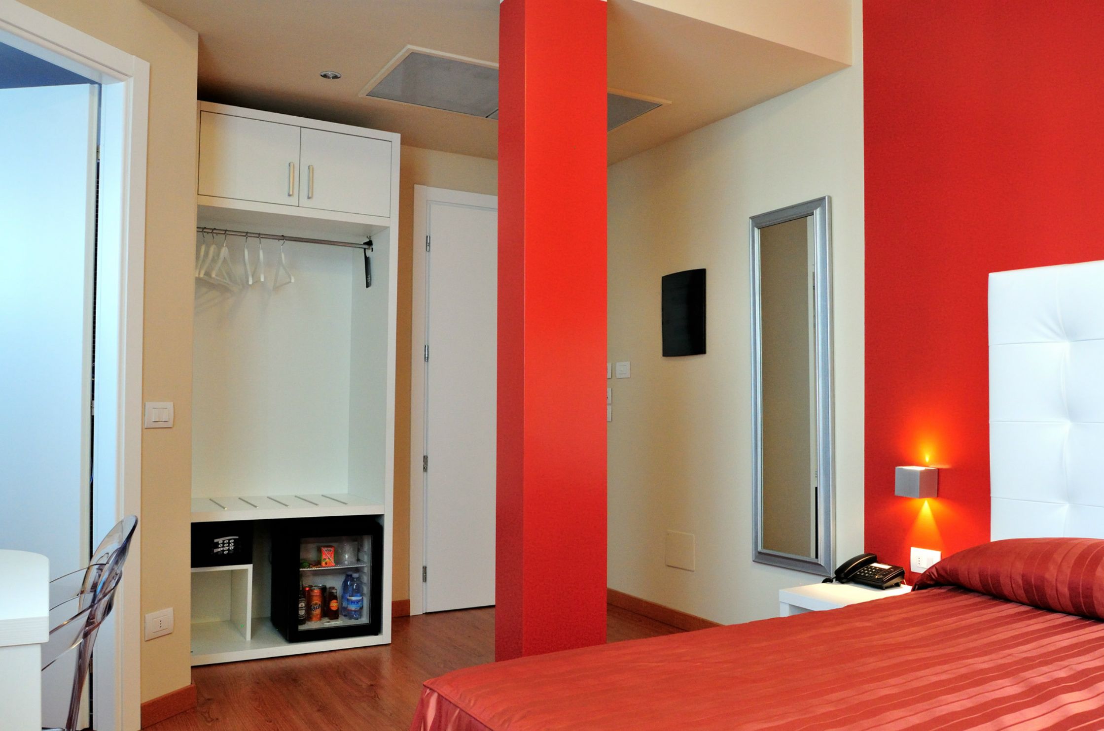 down duvets, minibar, in-room safe, desk