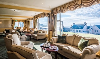 3 bars/lounges, poolside bar