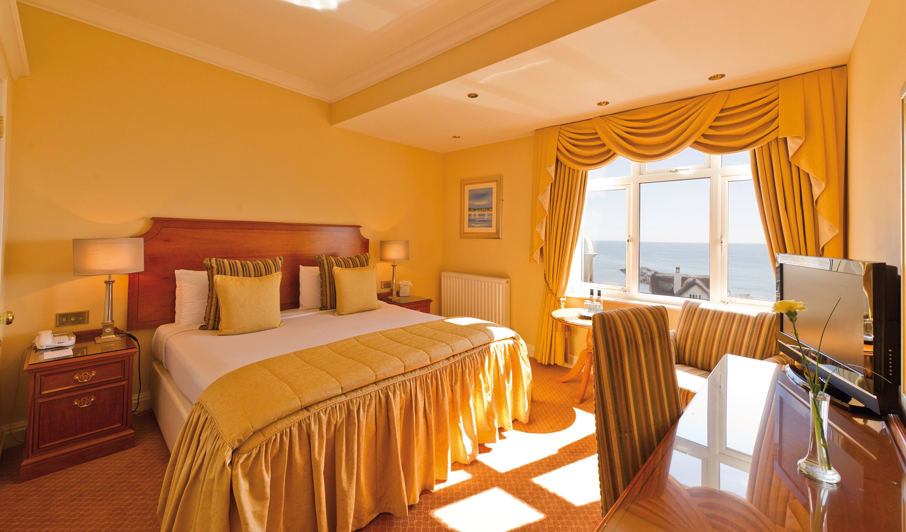 Double or Twin Room, Sea View | Premium bedding, minibar, in-room safe, desk