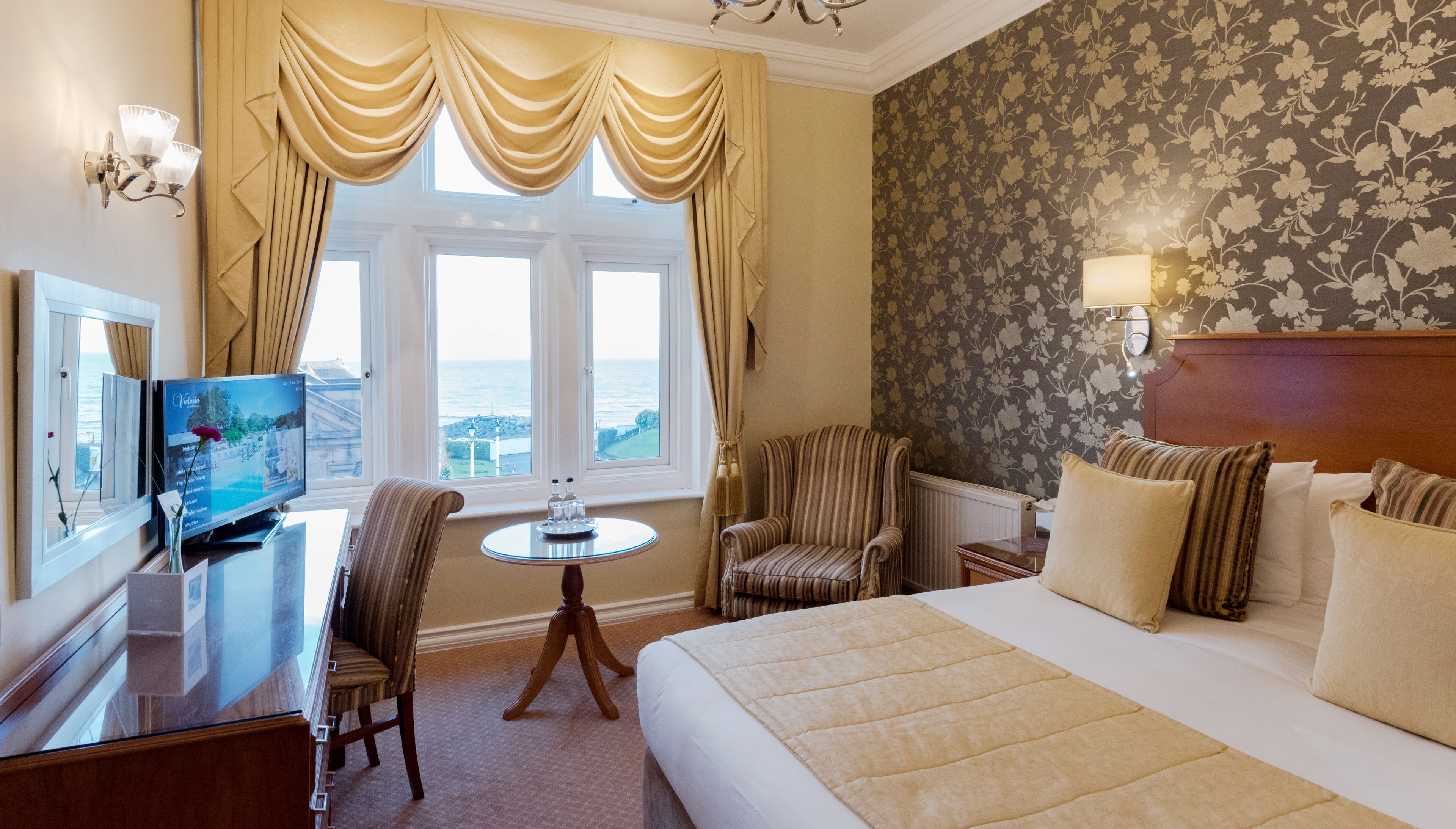 premium bedding, minibar, in-room safe, desk