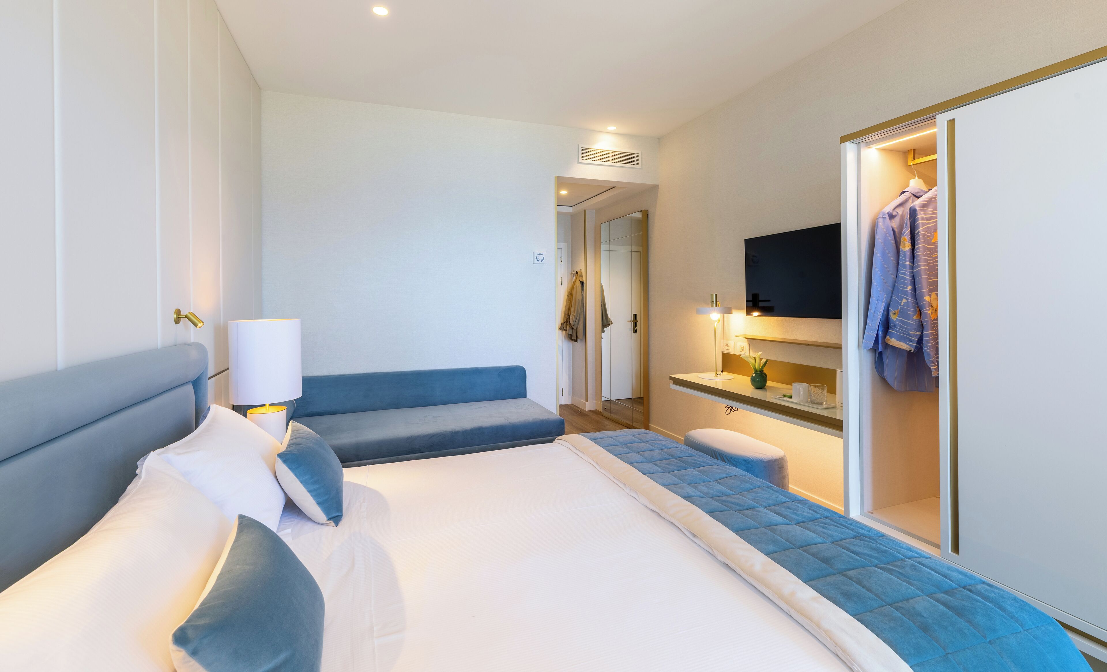 Superior Triple Room | Premium bedding, minibar, in-room safe, desk