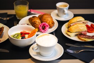Desayuno buffet todos los días (con cargo)
