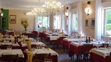 Frühstück, Mittagessen und Abendessen