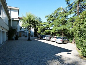 Free self parking