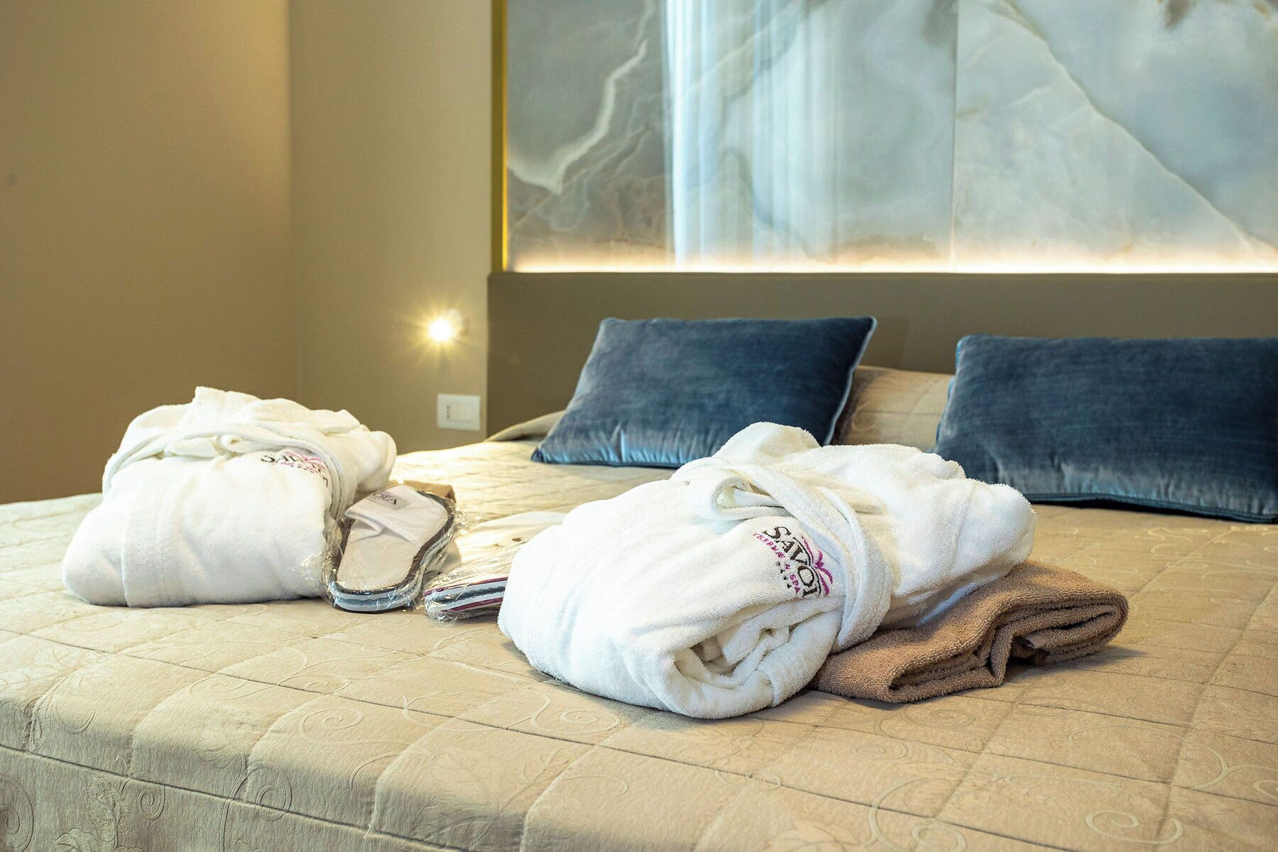 suite | 1 bedroom, minibar, in-room safe, desk