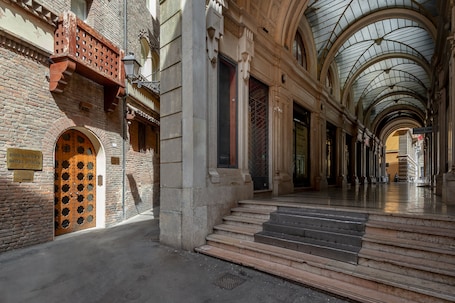 Exterior. Albergo Reggio