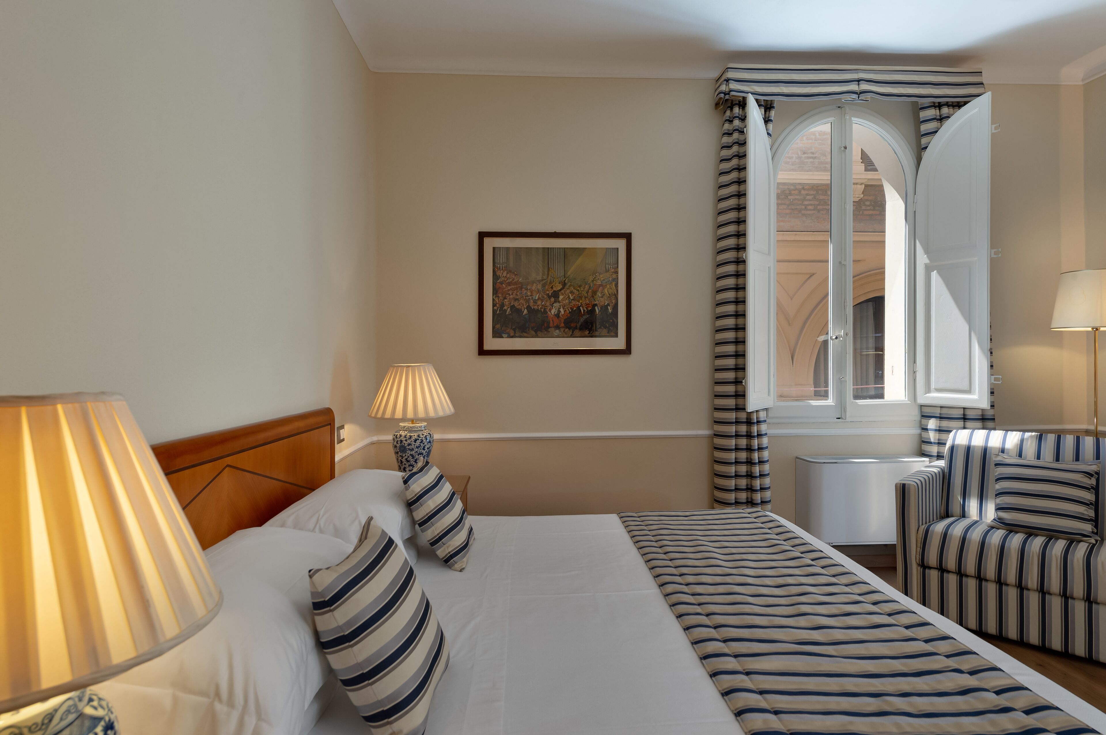 studio | minibar, in-room safe, desk, free wifi