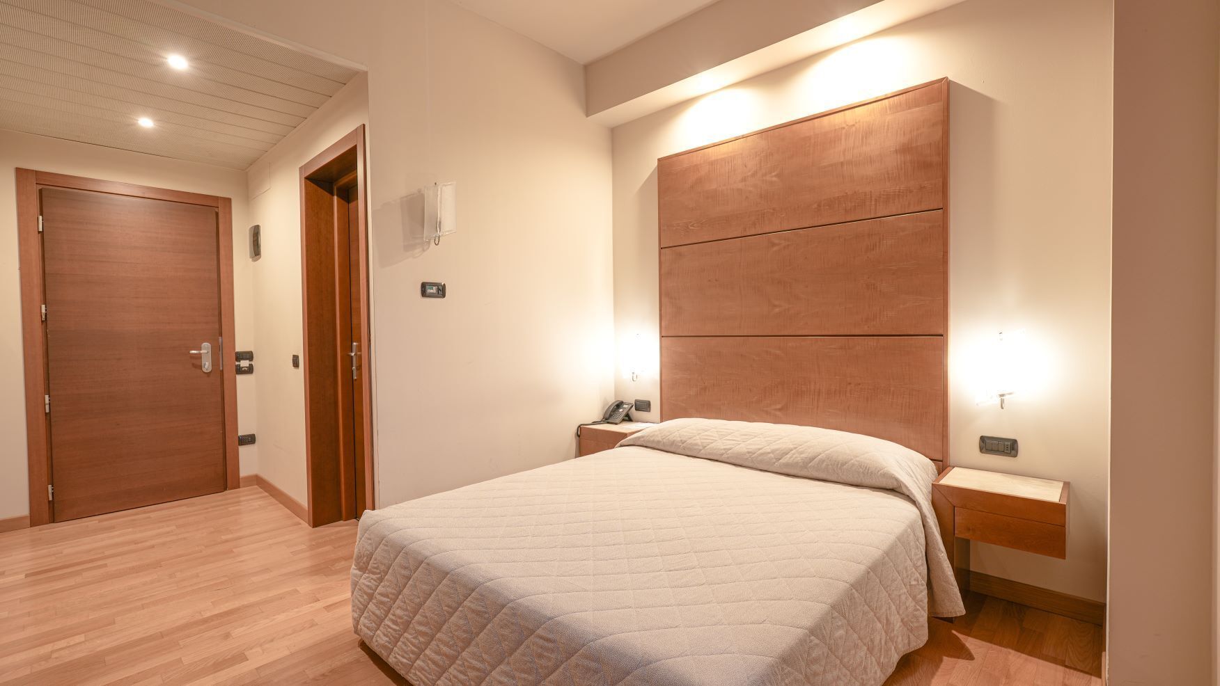 double room single use | premium bedding, minibar, in-room safe, desk