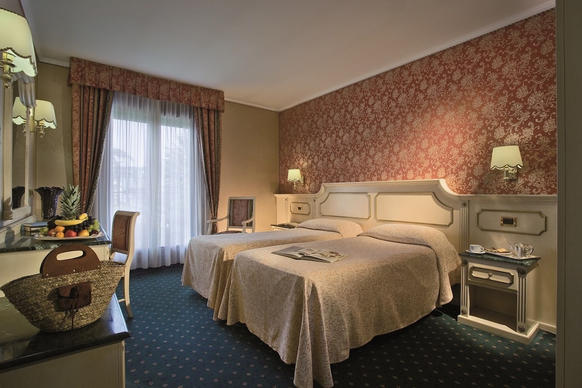 In-room safe, desk, soundproofing, cots/infant beds