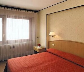 In-room safe, desk, blackout curtains, iron/ironing board - Sud-Ovest (Sestriere)
