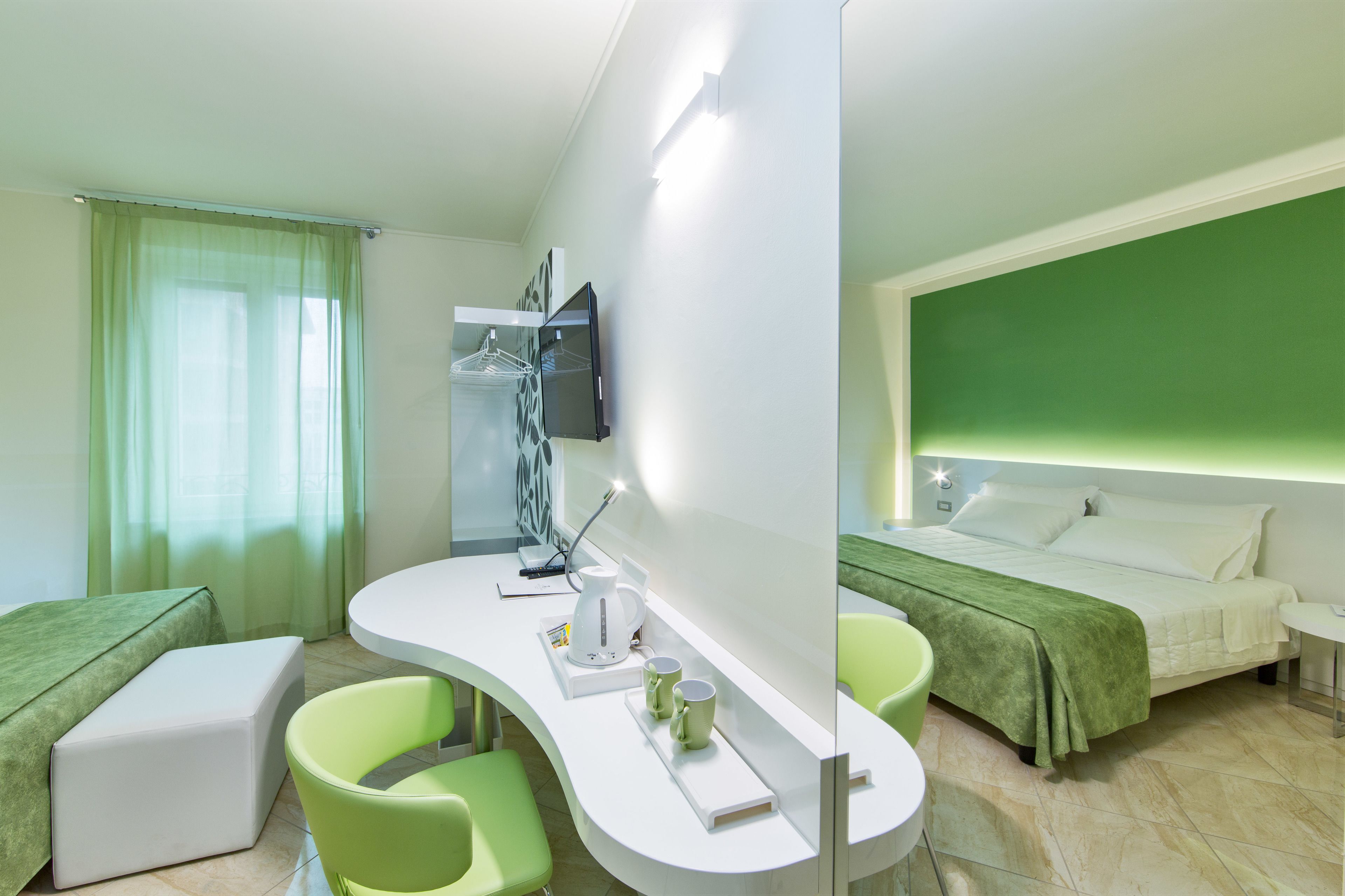 Classic Double Room Single Use | Minibar, in-room safe, soundproofing, free WiFi