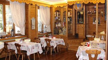 Petit déjeuner buffet compris tous les jours