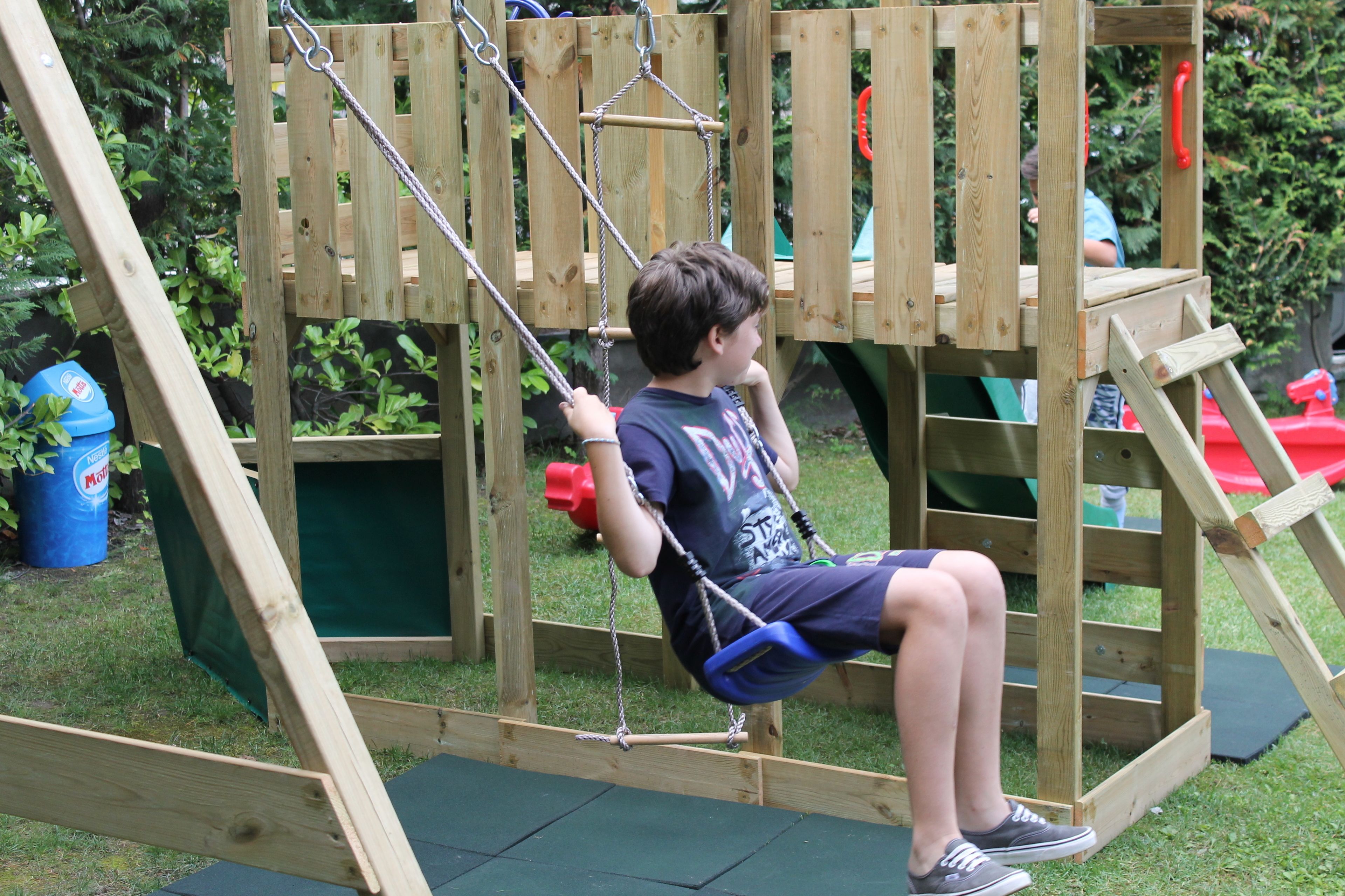 children’s play area – outdoor