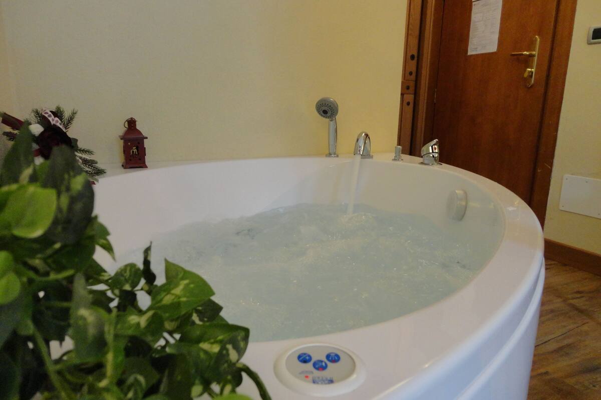 superior double room | jetted bathtub