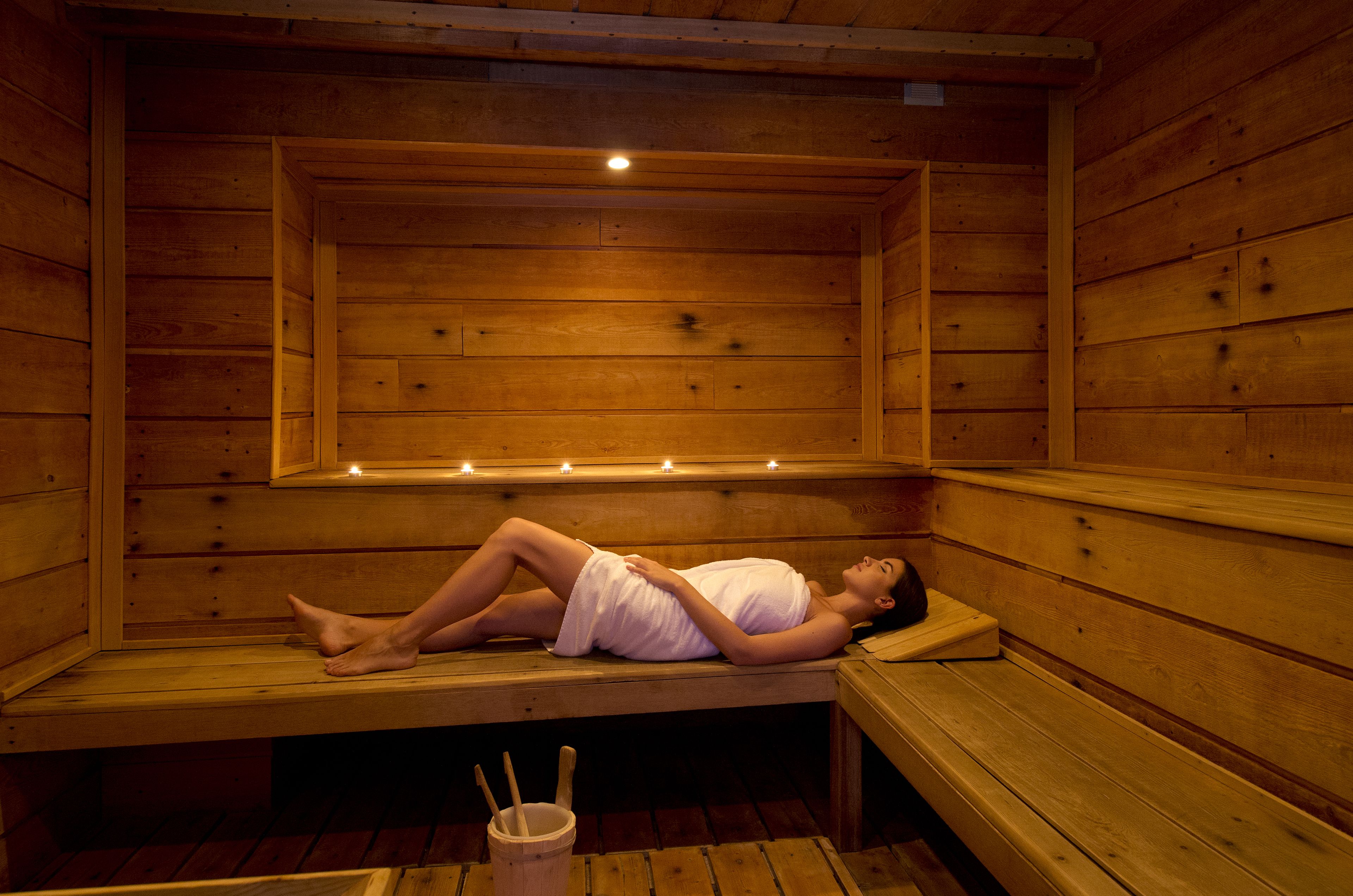sauna, hot tub, steam room, turkish bath/hammam, body treatments