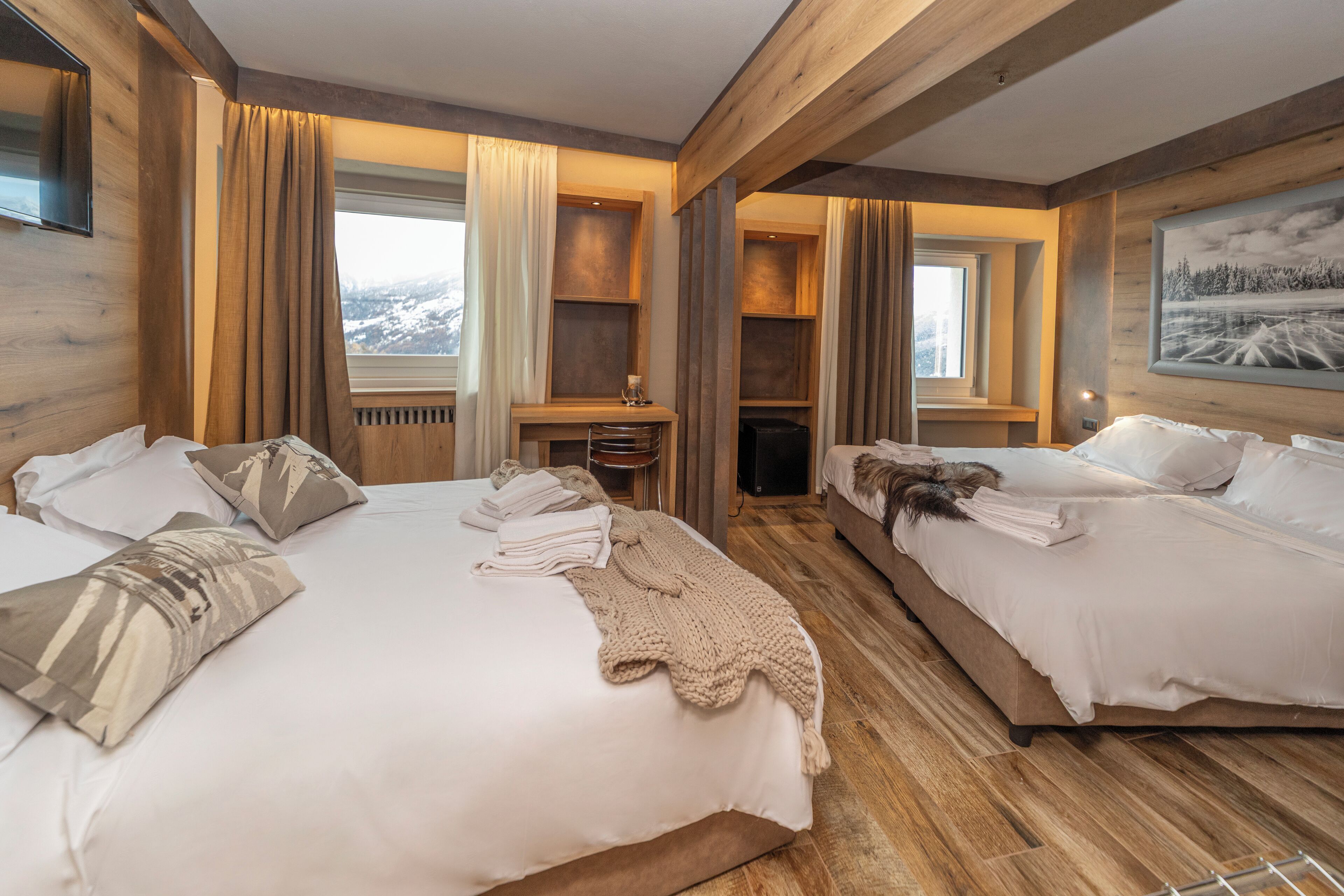 Hypo-allergenic bedding, down duvets, minibar, in-room safe