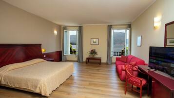Superior Double Room, Lake View | In-room safe, desk, cribs/infant beds, free WiFi