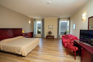 高級雙人房, 湖景 | 客房內保險箱、書桌、搖籃/嬰兒床、免費無線上網