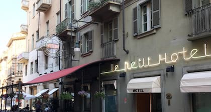 Le Petit Hotel