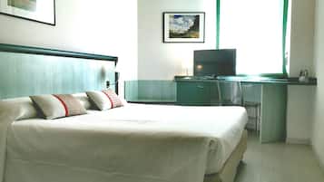Minibar, desk, soundproofing, free WiFi