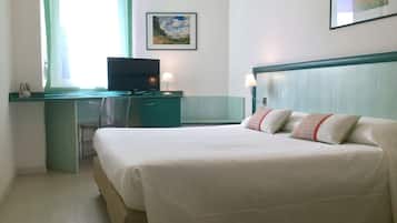 Minibar, desk, soundproofing, free WiFi