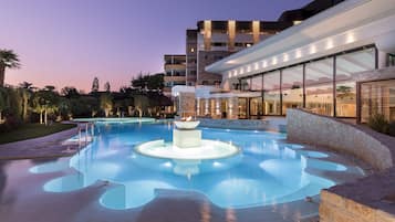 Indoor pool, 2 outdoor pools, pool umbrellas, sun loungers