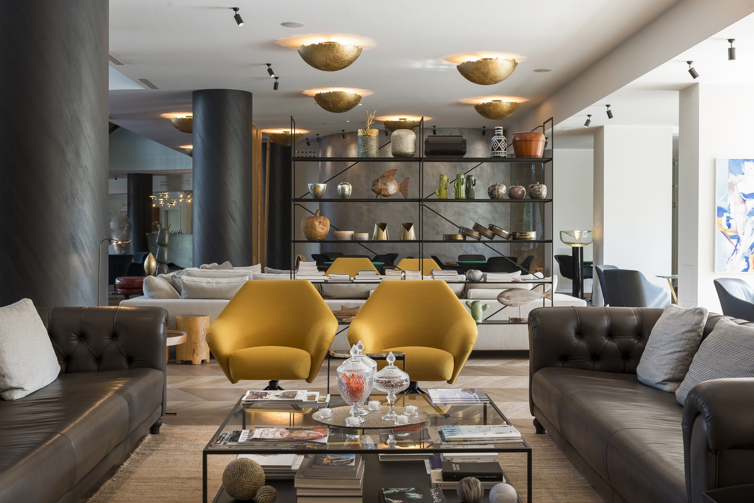 Coin salon dans le hall