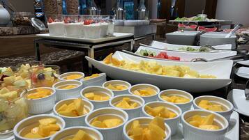 Free daily buffet breakfast