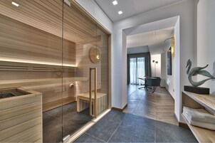 Premium bedding, minibar, in-room safe, desk