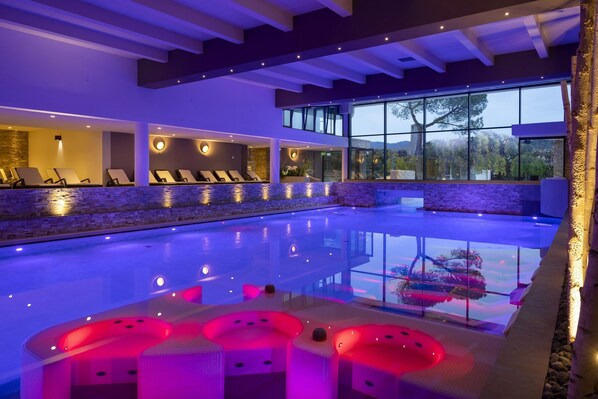 Indoor pool, 2 outdoor pools, pool umbrellas, pool loungers
