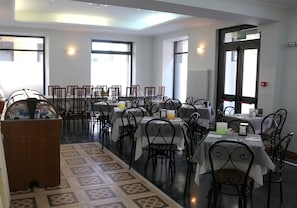 Daily buffet breakfast (EUR 5 per person)