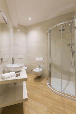 Hair dryer, bathrobes, towels - Hotel Bellevue (Pesaro)