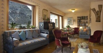 Sala de estar en el lobby