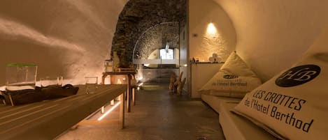 Sauna, Whirlpool, Dampfbad, Massageanwendungen