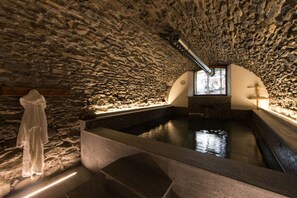Sauna, bañera de hidromasaje, baño turco, masajes 