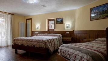 Tweepersoonskamer | Een bureau, gratis wifi