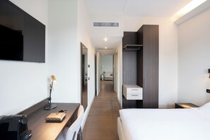 Minibar, in-room safe, desk, laptop workspace - Carlton (Treviso)