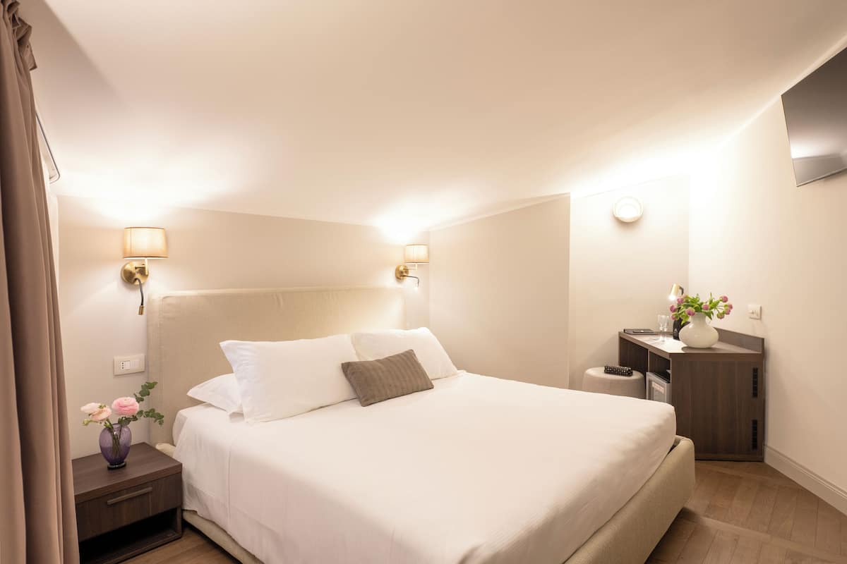 Chambre Simple Confort | 1 chambre, minibar, coffres-forts dans les chambres, bureau
