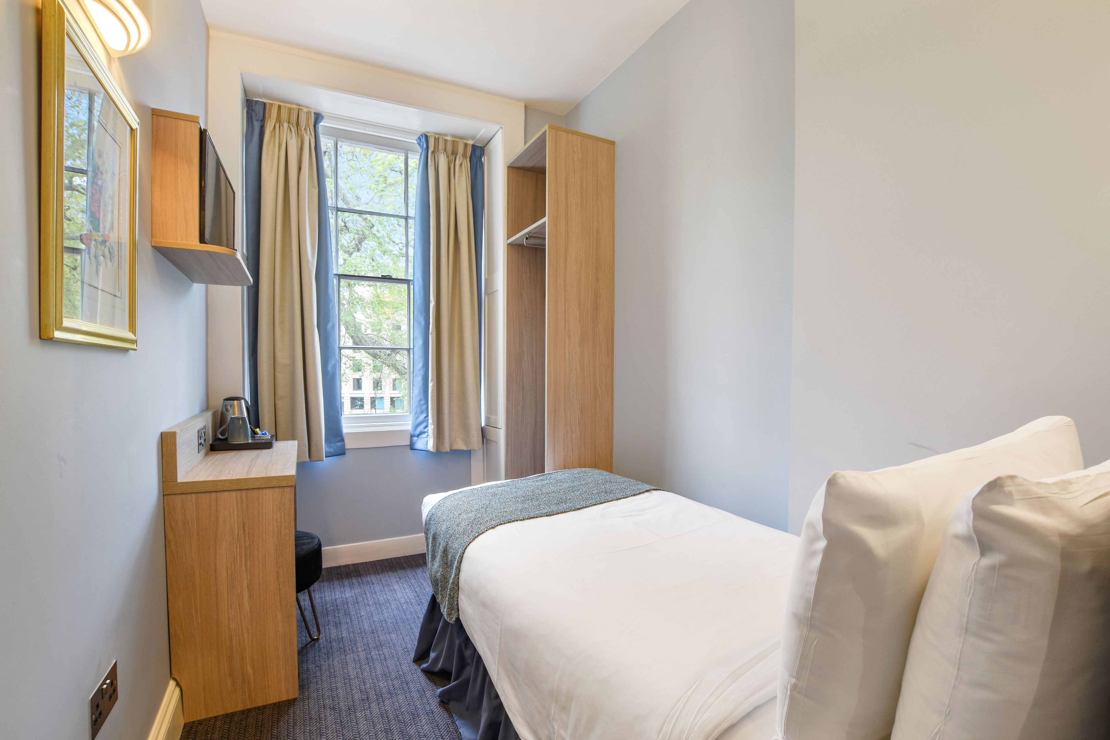 single room | in-room safe, desk, blackout curtains, soundproofing