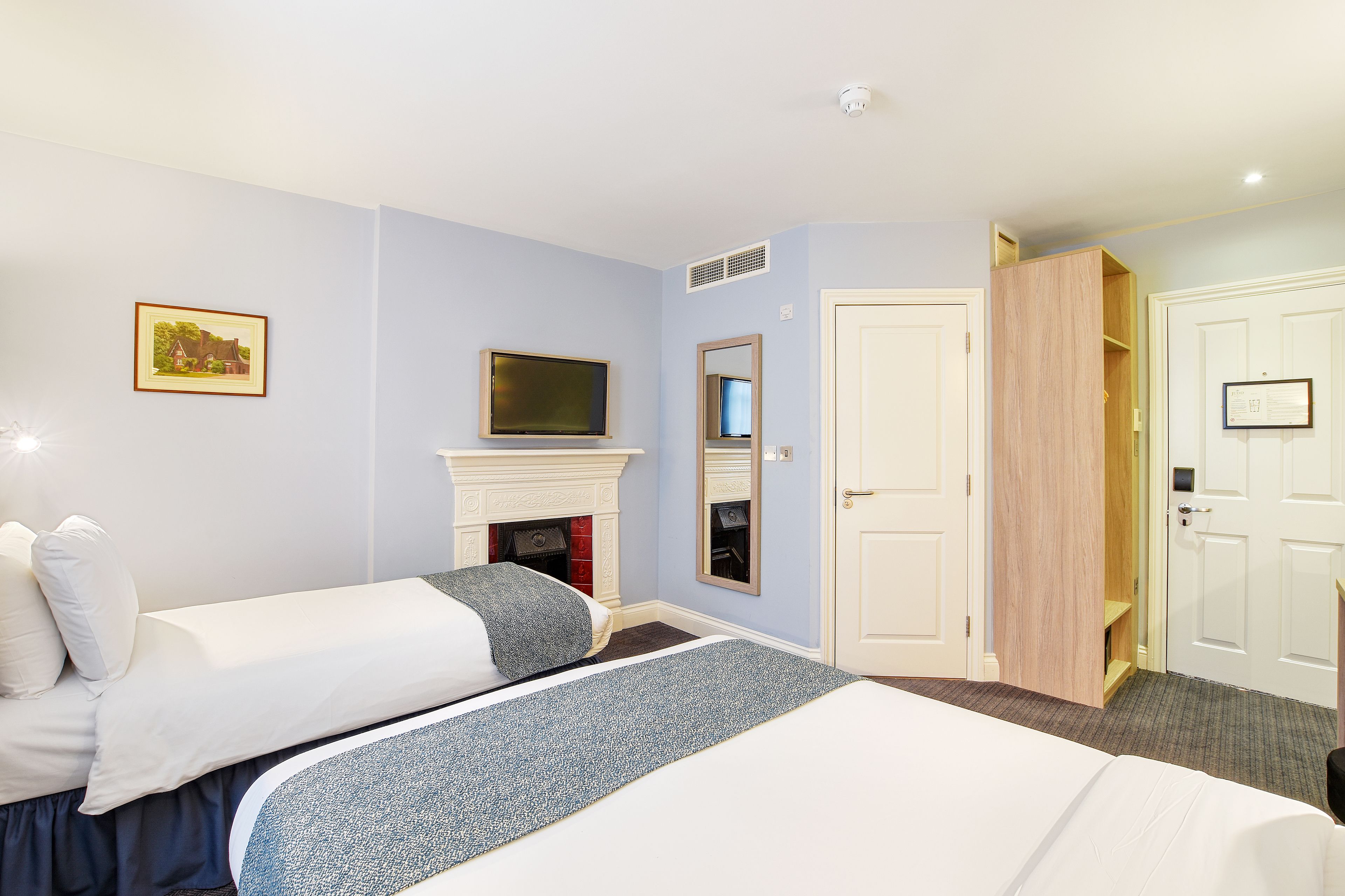 triple room | in-room safe, desk, blackout curtains, soundproofing