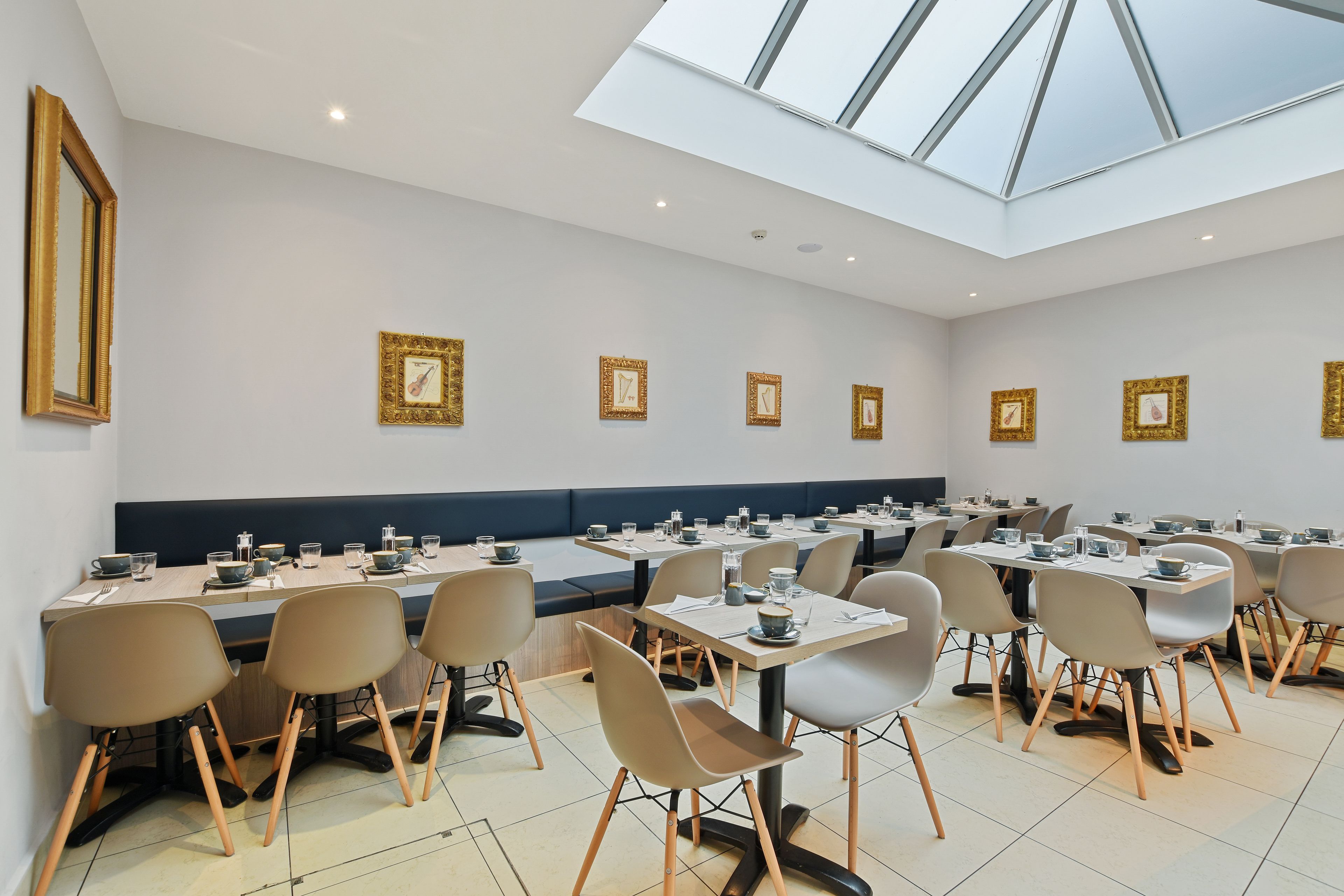 free daily english breakfast