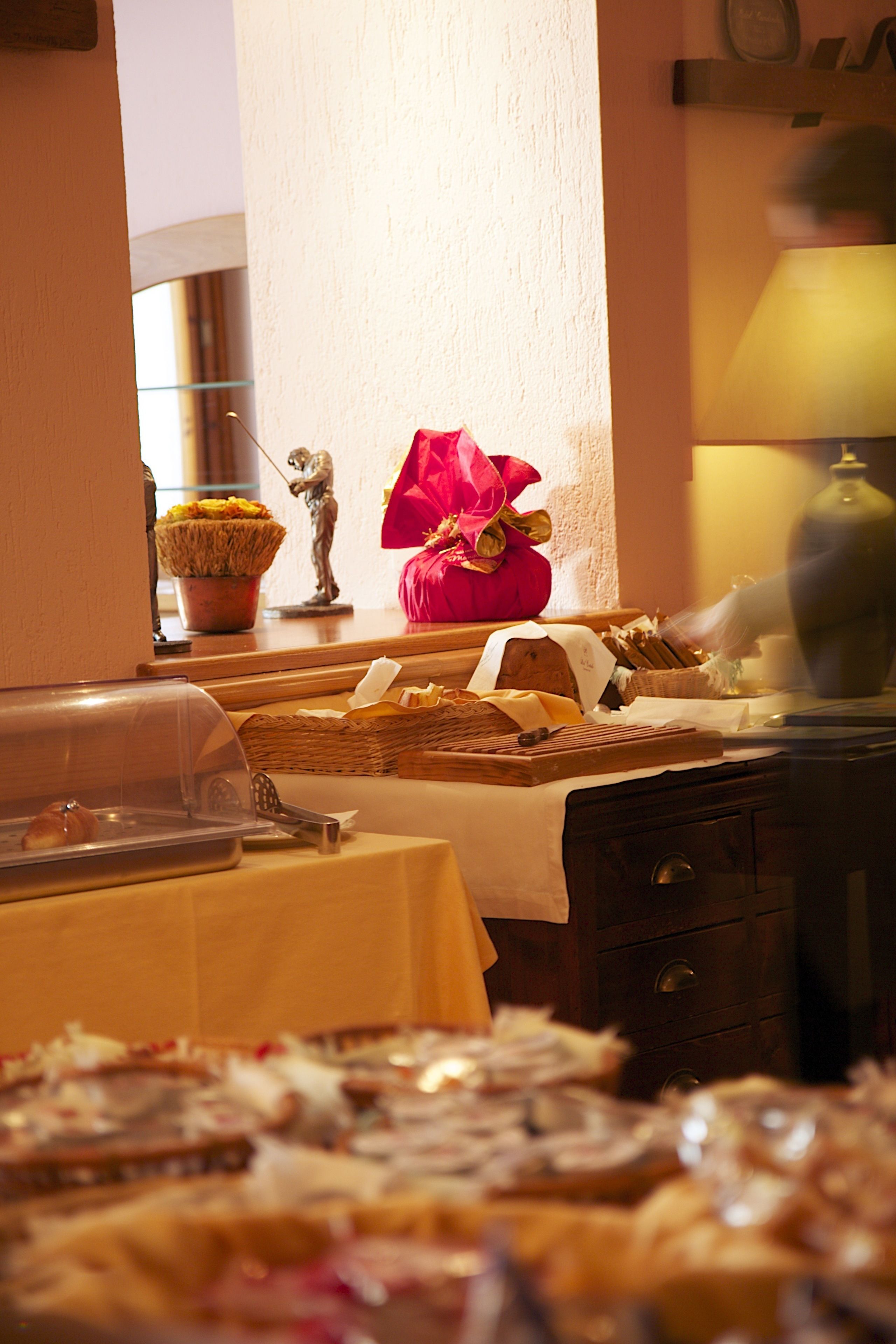 Desayuno buffet diario (EUR 23 por persona)