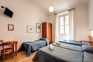 ห้องพักสำหรับสี่ท่าน | เตียง Select Comfort, โต๊ะทำงาน, ห้องเก็บเสียง, เปล/เตียงเด็กอ่อน