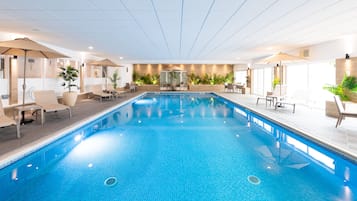 Indoor pool, pool loungers