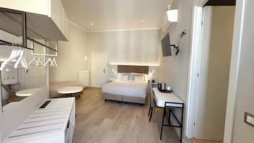 Comfort Triple Room, City View | Desk, free WiFi, bed sheets