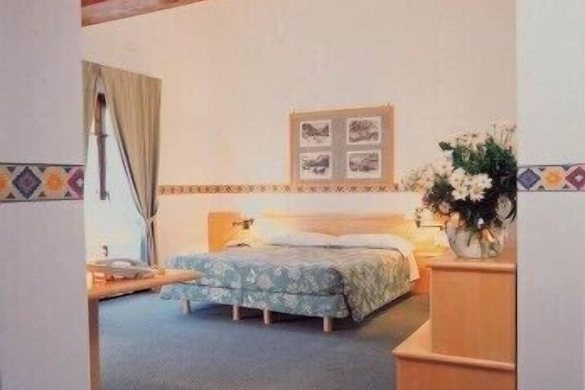 1 bedroom, Select Comfort beds, in-room safe, desk