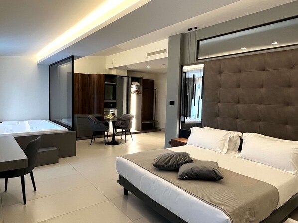 Suite Supérieure, 1 très grand lit, non-fumeur, balcon