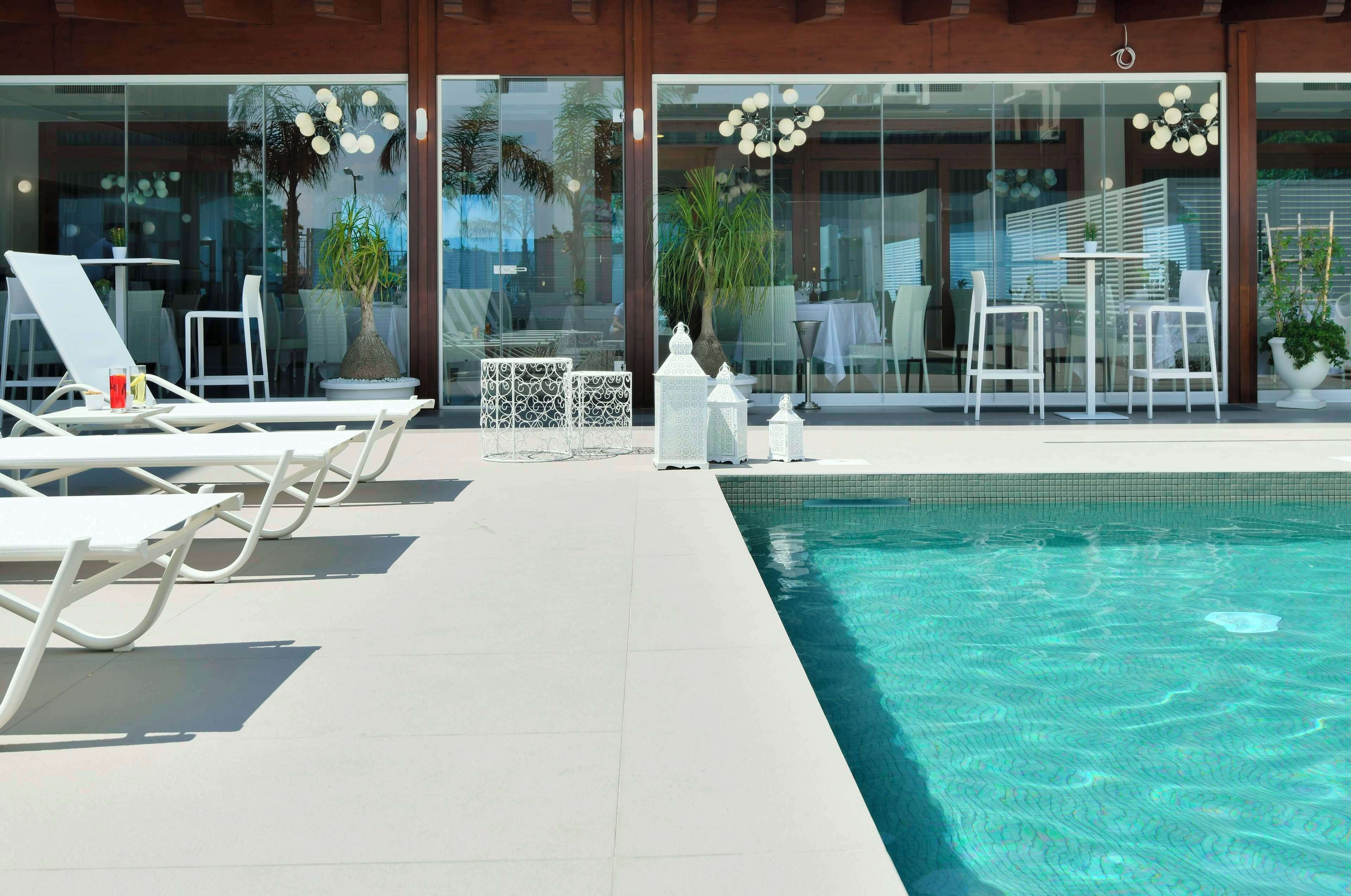 Piscine extérieure (ouverte en saison)