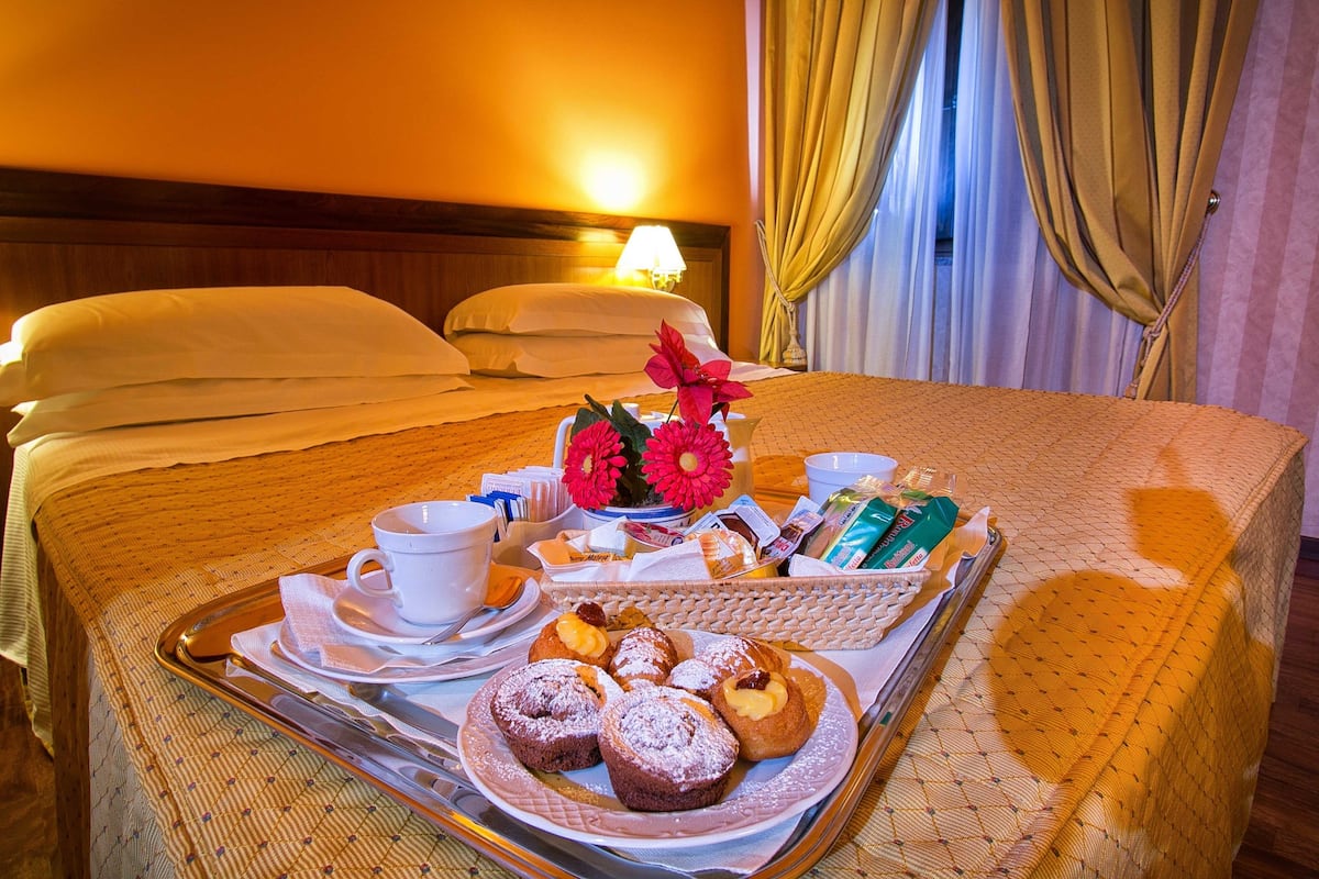Minibar, in-room safe, soundproofing, free WiFi